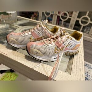 2007 Nike Air Zoom Ballerina themed shoes Women Size 8.